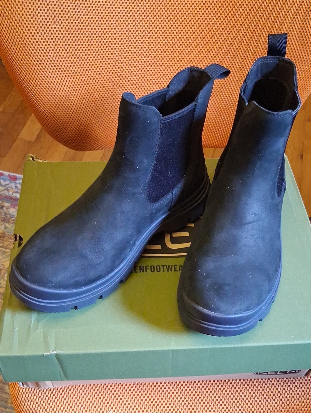 Keen Women's Black Kosa Chelsea Boots Sz 8